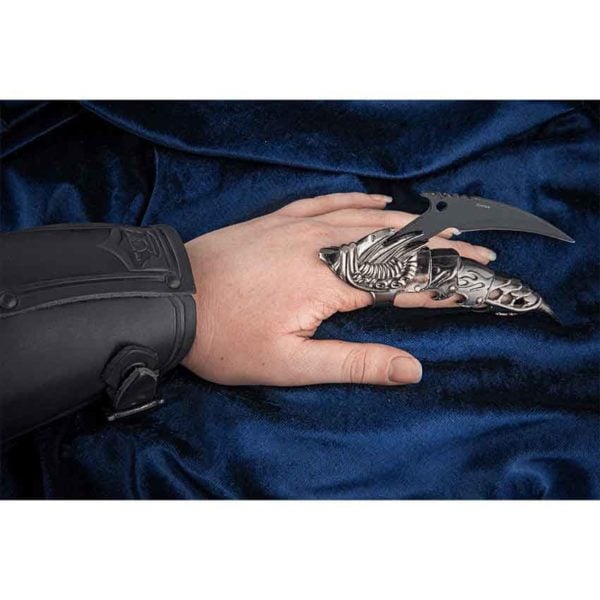 Black Bladed Finger Armor