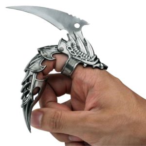 Silver Bladed Finger Armor