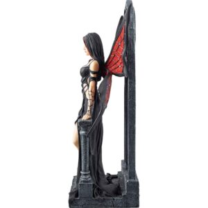 Aracnafaria Statue