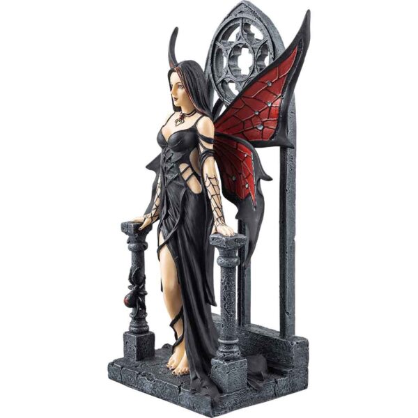 Aracnafaria Statue