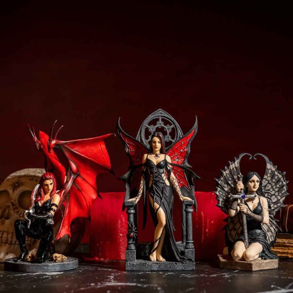 Aracnafaria Statue