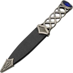 Scottish Highlander Sgian Dubh