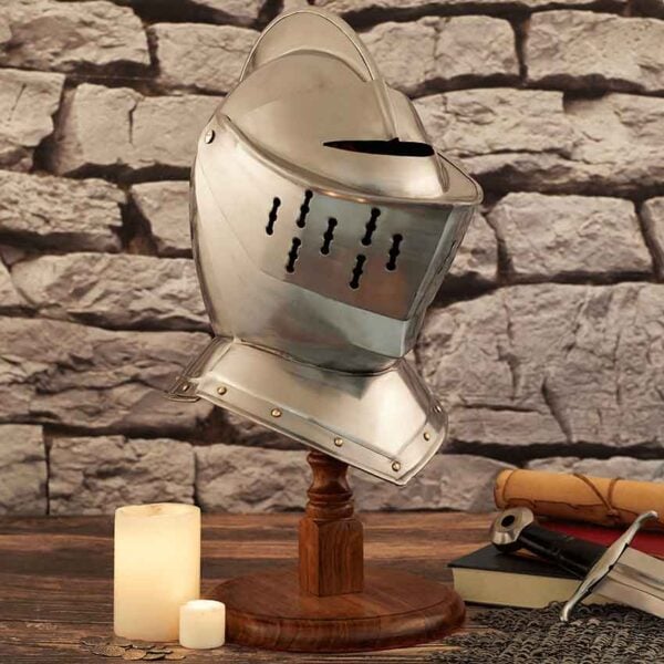 Knights Close Helmet