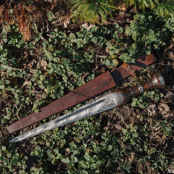Layered-Steel Nobles Dirk