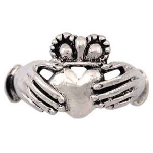 Sterling Silver Ornate Claddagh Ring