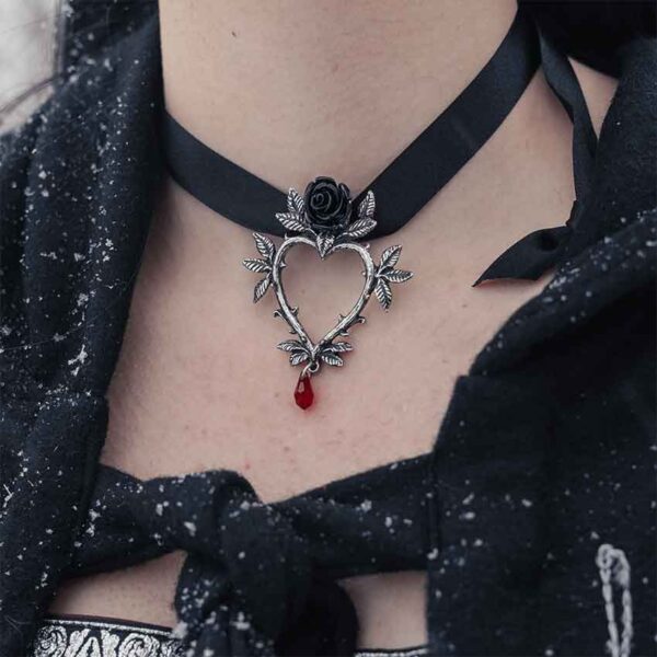 Guirlande d'Amour Necklace
