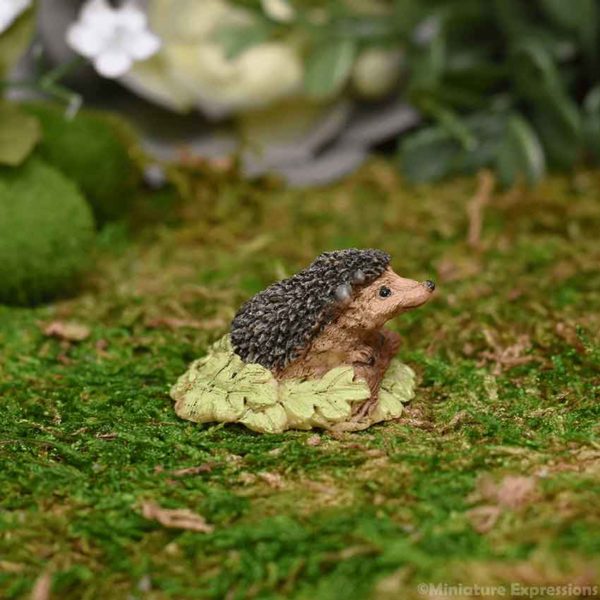 Mini Hedgehog with Leaves Statue