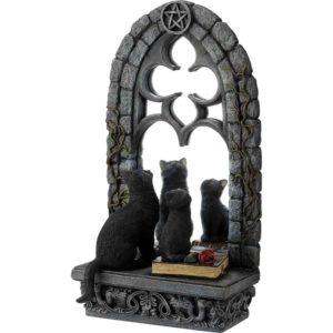Black Cats and Mirror Statue
