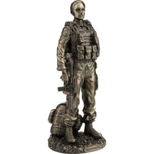 Defend and Serve Female Soldier Statue