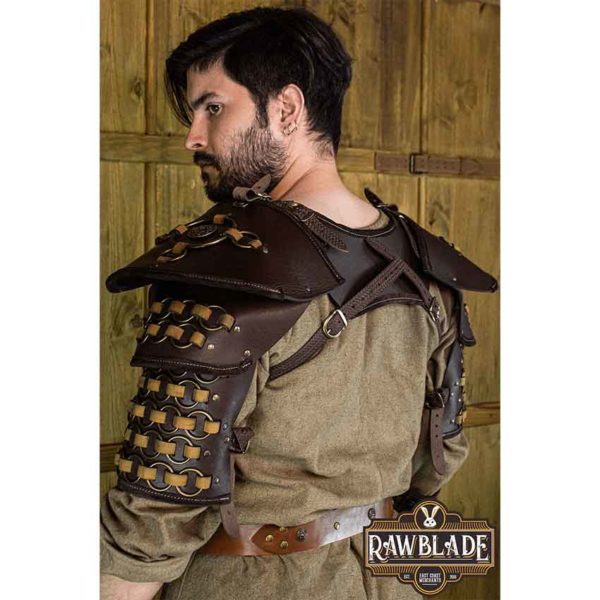 Fighter Gorget with Pauldrons - Brown