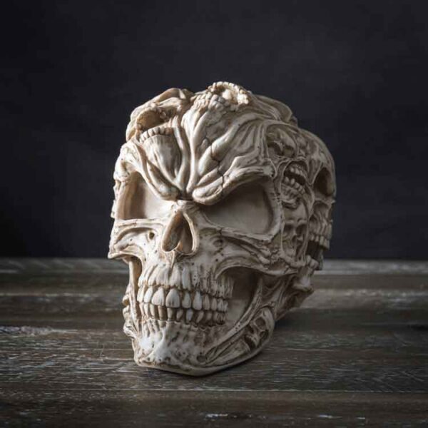 Skull of Screaming Skulls Statue
