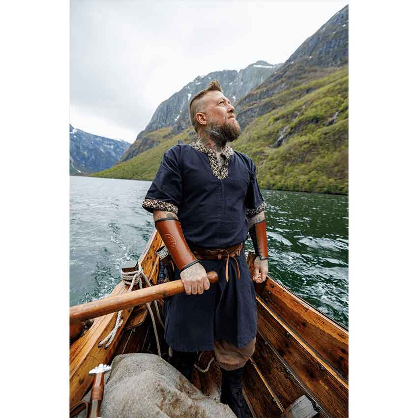 Richard Short Sleeve Viking Tunic - Black