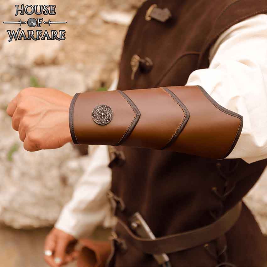Svend Northern Warrior Leather Bracers - Brown
