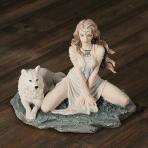 Call Of The Wild Wolf Statue