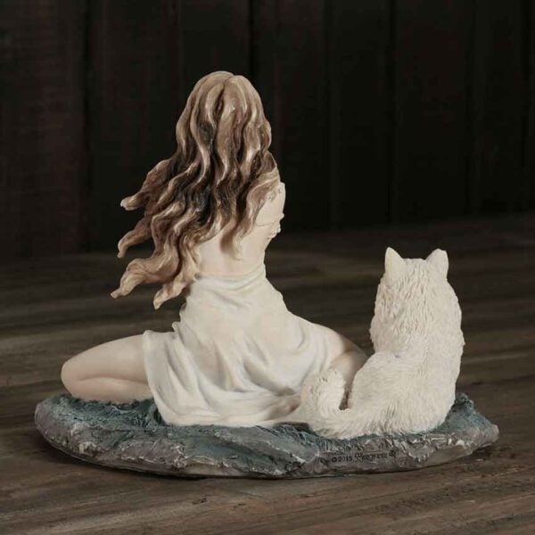 Call Of The Wild Wolf Statue