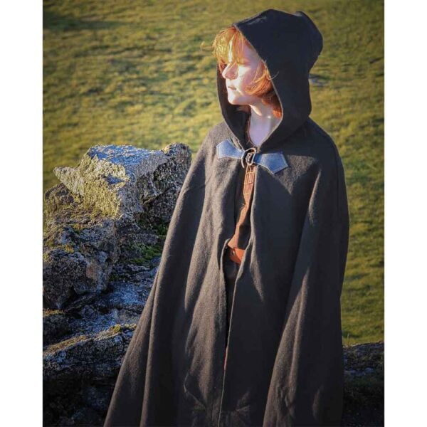 Kids Medieval Cloak with Clasp - Grey