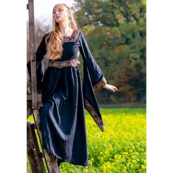 Precious Embroidered Medieval Dress - Black