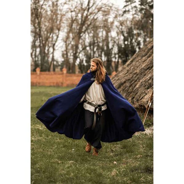 Tjark Wool Cloak with Wolf Clasp - Blue