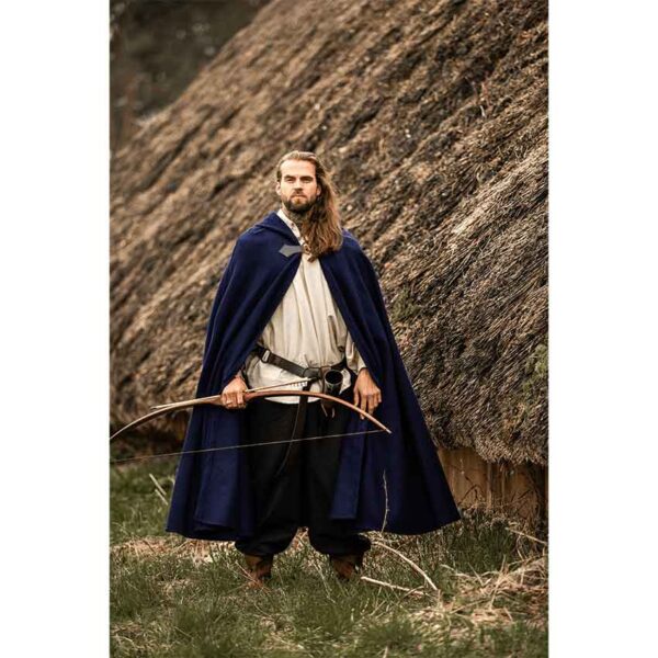 Tjark Wool Cloak with Wolf Clasp - Blue