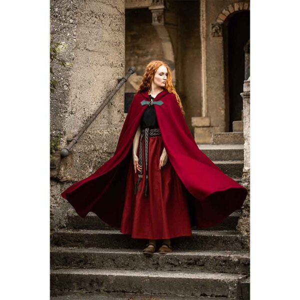 Tjark Wool Cloak with Wolf Clasp - Red