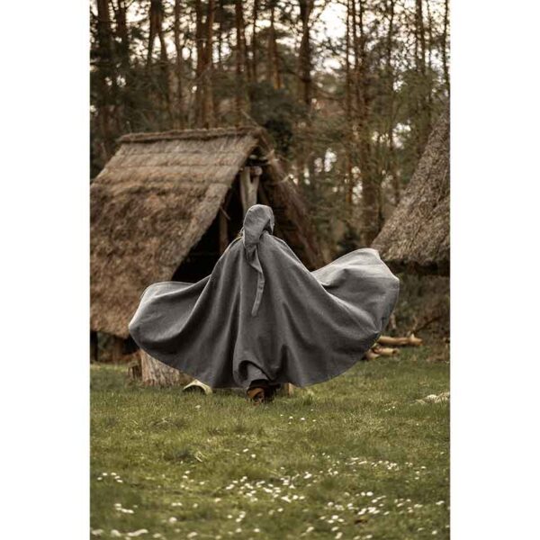 Ilmar Medieval Cloak with Dragon Clasp - Grey