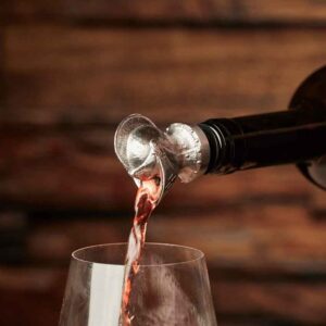 Knight Wine Pourer