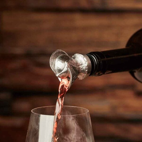 Knight Wine Pourer