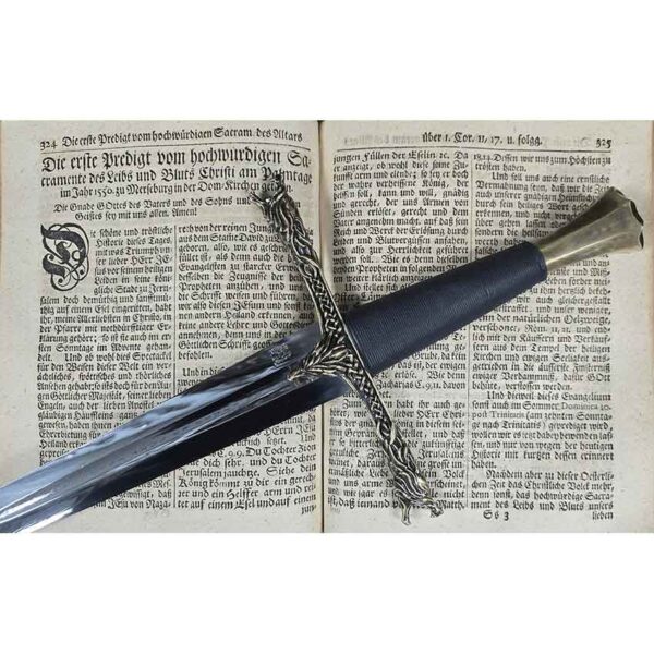 The Eindride Shadow Dagger