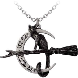 Regina Covenorum Necklace