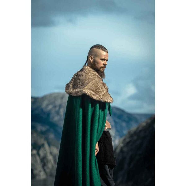 Janne Viking Cloak with Faux Fur Trim - Green