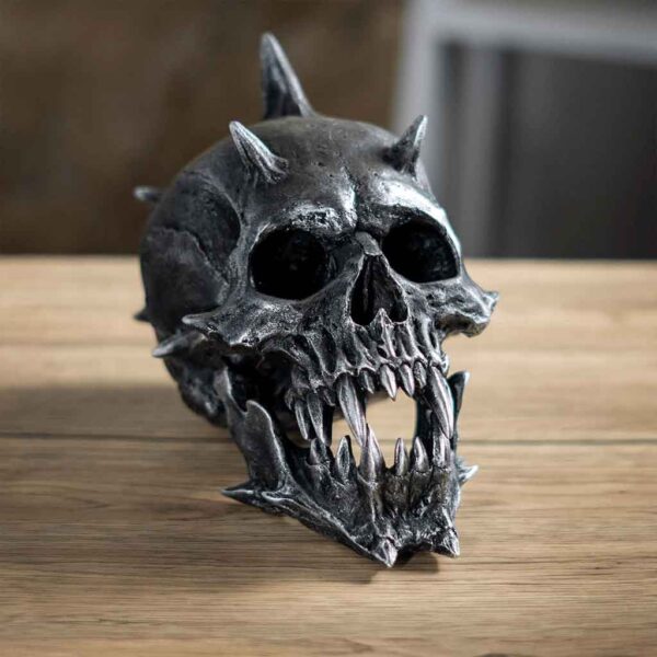 Crownbreaker Skull Statue