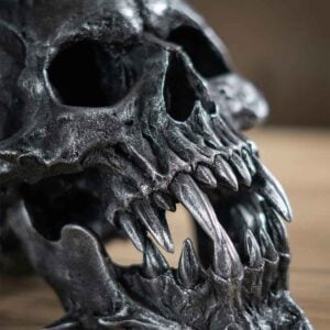 Crownbreaker Skull Statue