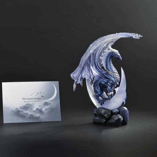 Nytheria Lunaris Seeker Dragon Statue